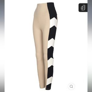 Port De Bras Double Sided Arrow Legging Shake / Black / Chantilly in size XS.